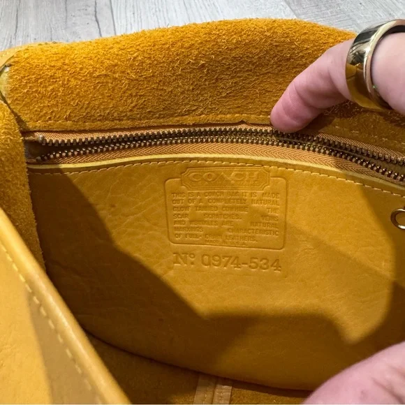 Vintage Soft Leather Crossbody Bag - Picture 7 of 15